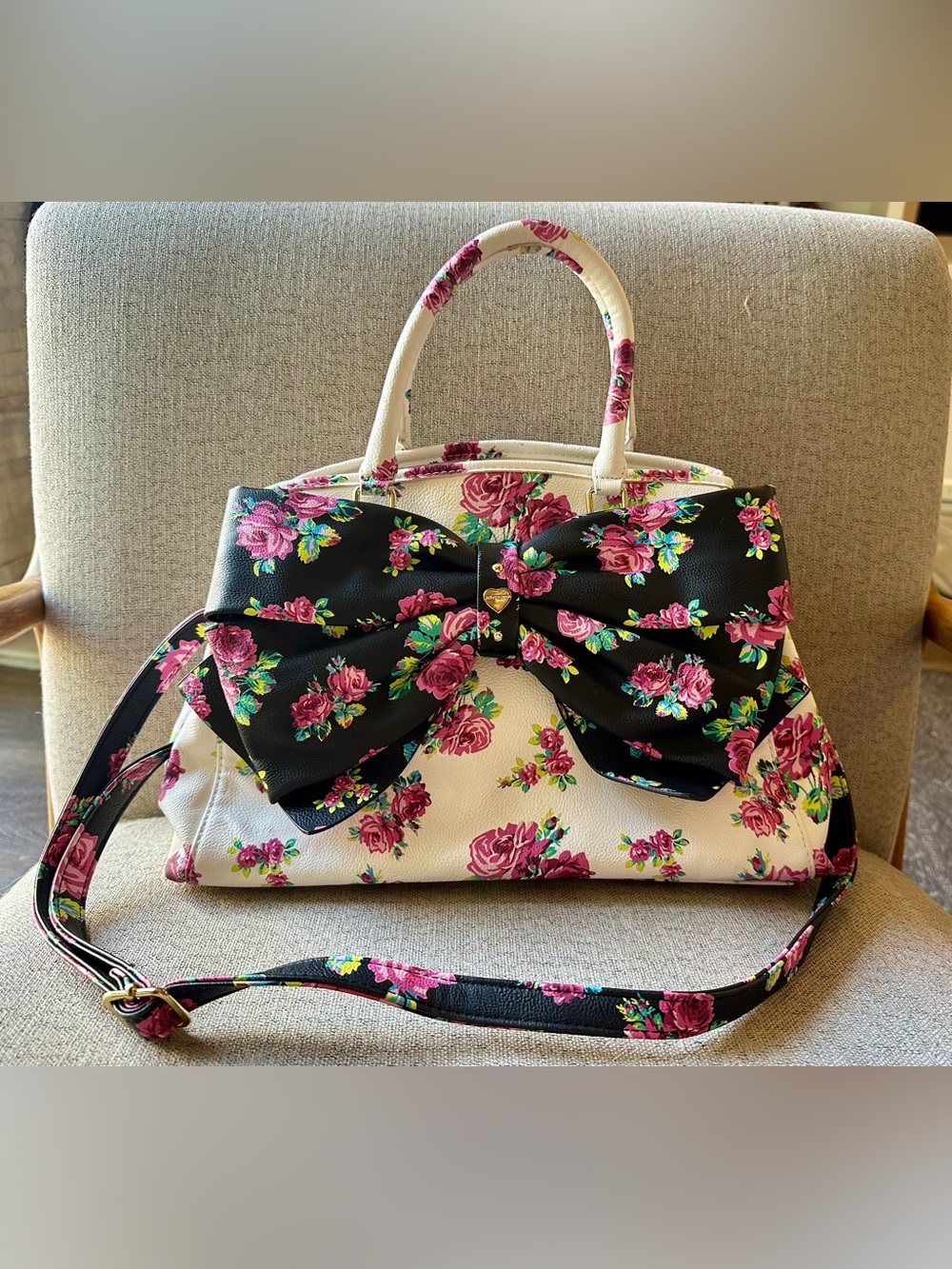 Betsey Johnson Big Bow Floral Satchel Handbag Pink Black White Crossbody Strap
